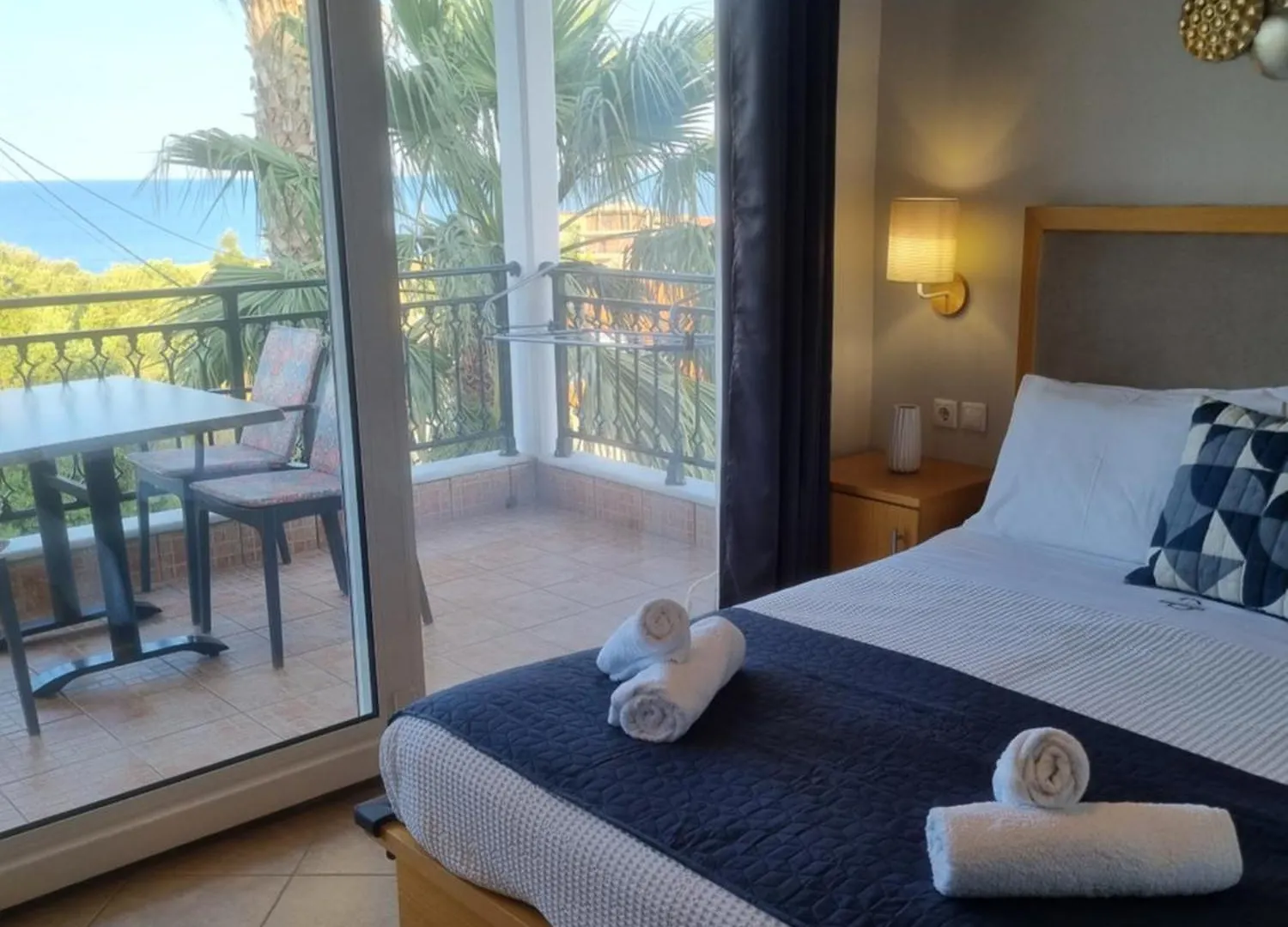 Greenhill Holiday Suites Sarti Yunanistan