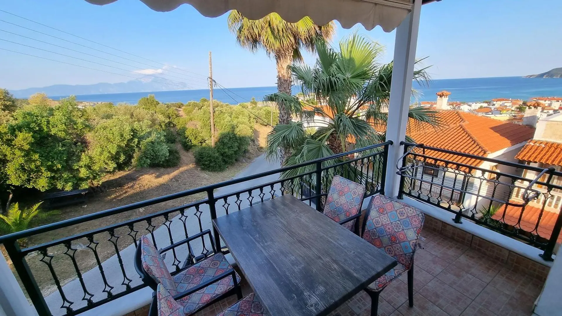 Greenhill Holiday Suites Sarti Yunanistan