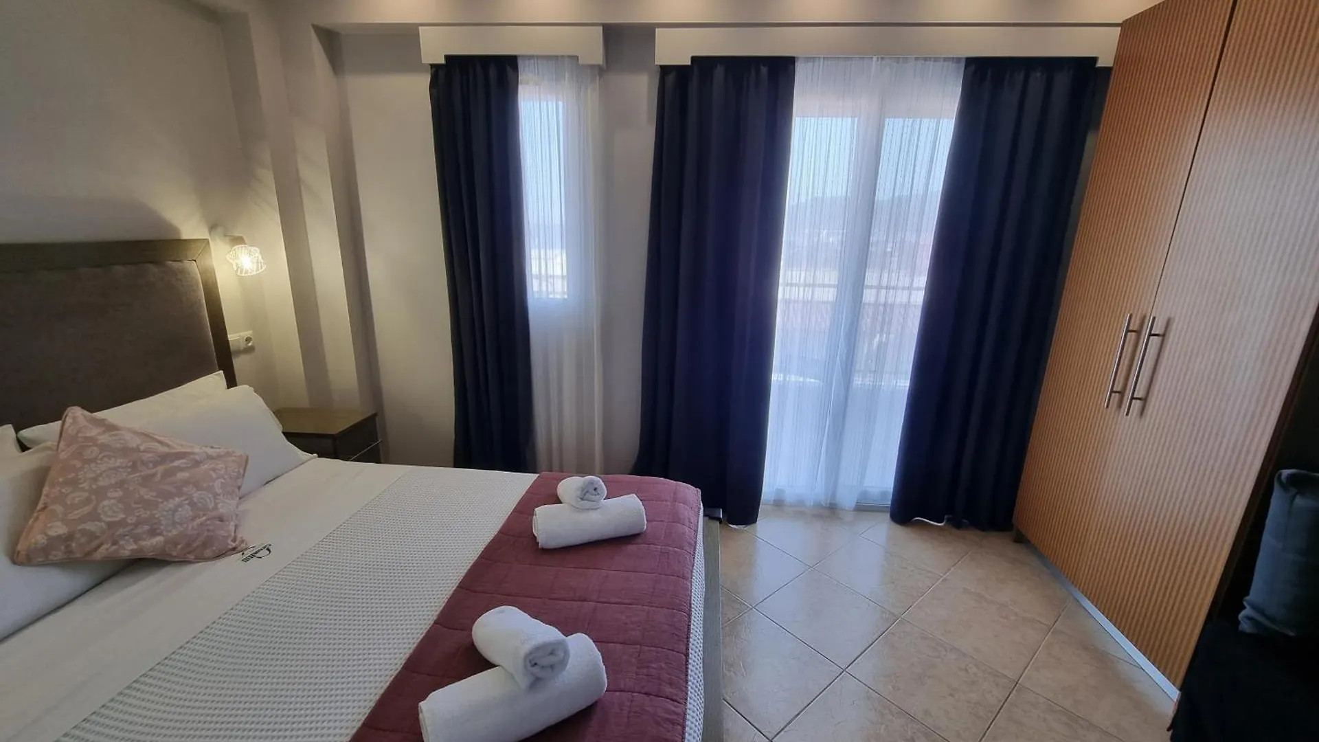 Greenhill Holiday Suites Sarti Oda ve Kahvaltı