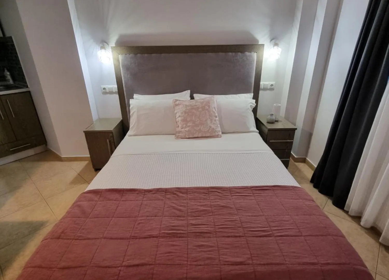 Greenhill Holiday Suites Sarti Yunanistan