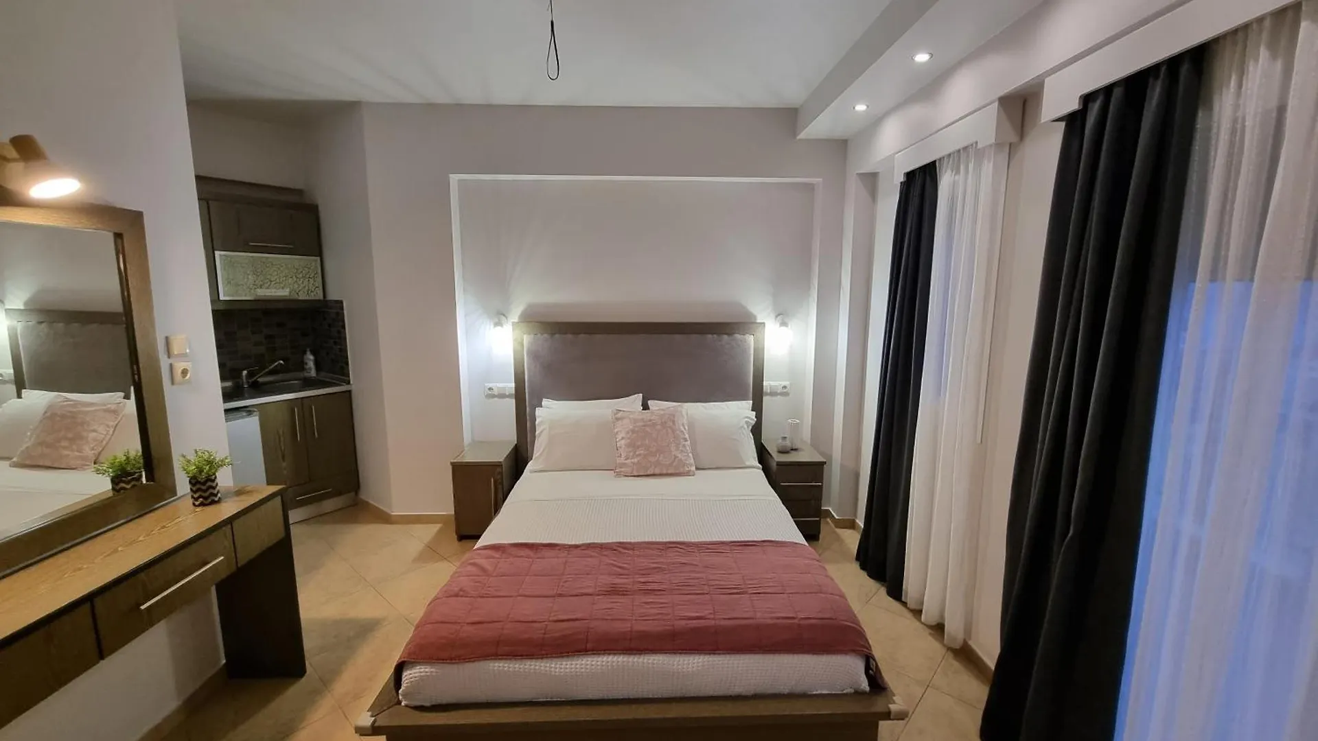 **** Oda ve Kahvaltı Greenhill Holiday Suites Sarti Yunanistan