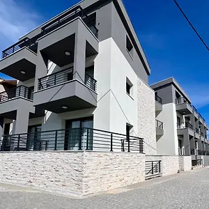 Four Shades Luxury Aparthotel